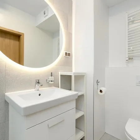 Aquamarina Prima By Solarento Apartment